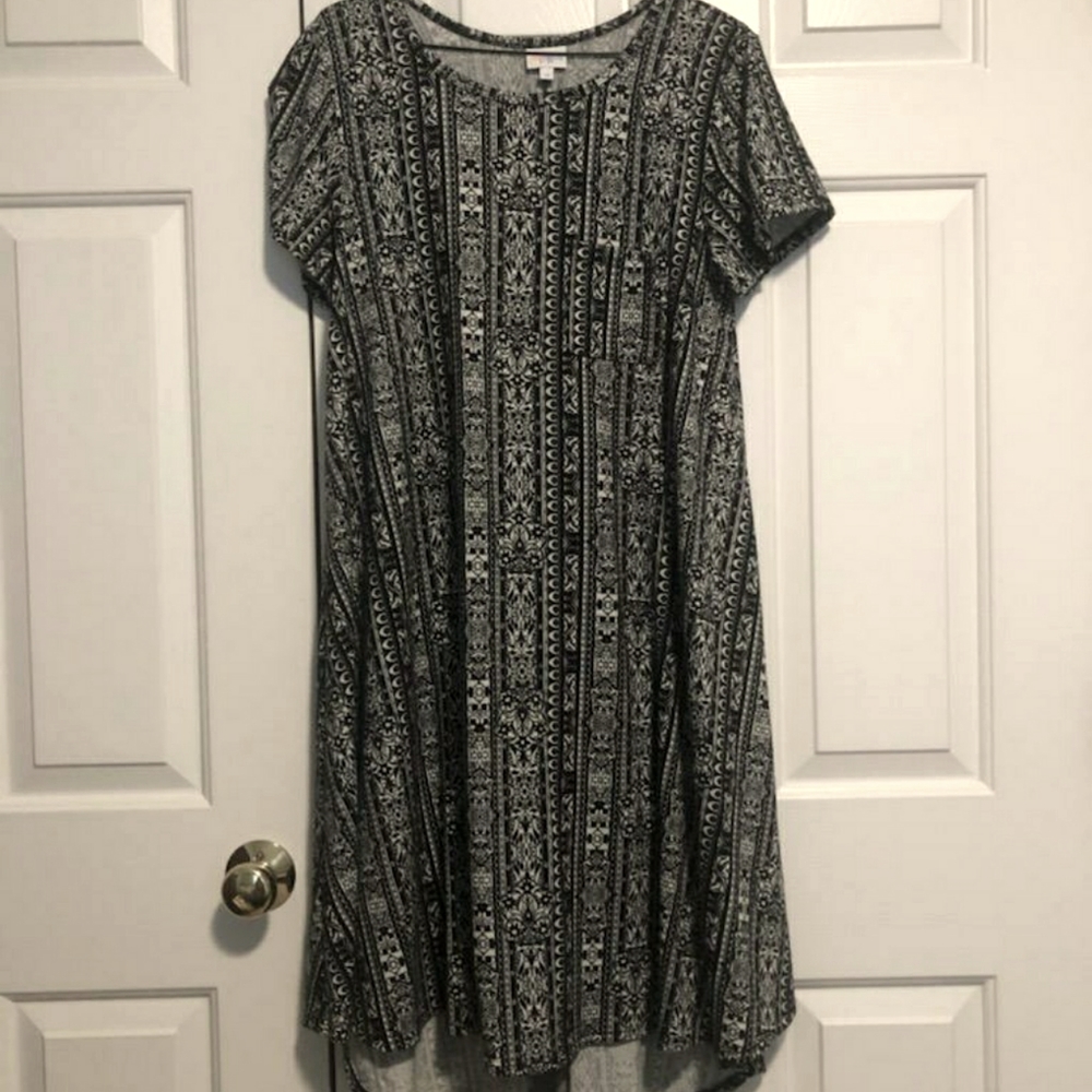 LuLaRoe "Carly" dress size: Medium Black and White pattern